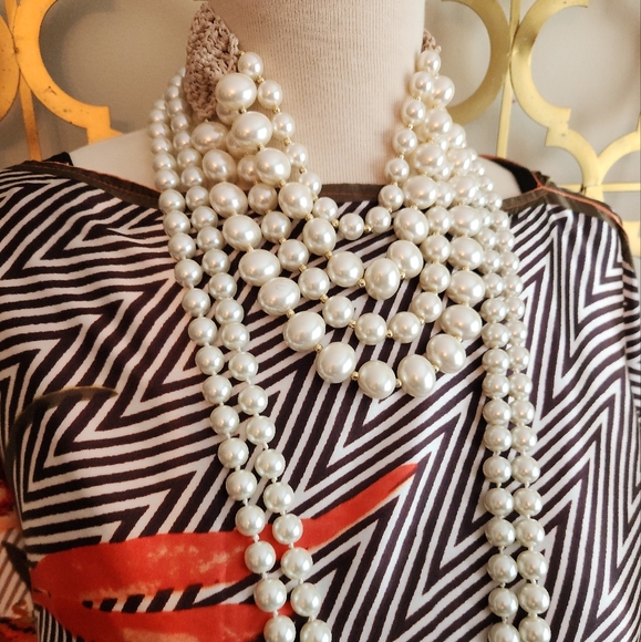 Beige Pearlized Beaded Necklace & Earring Set - Picture 3 of 16